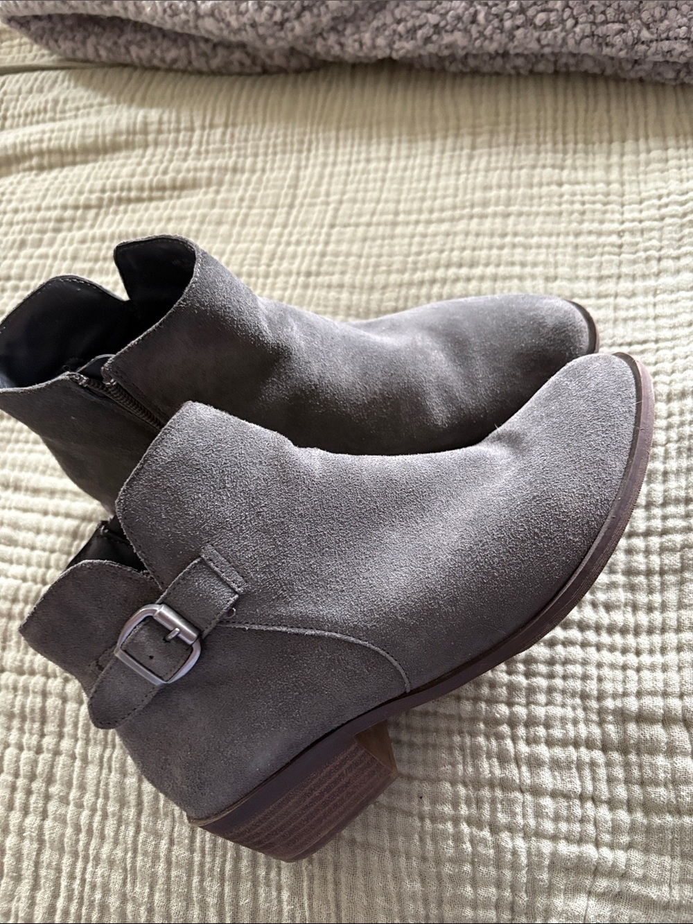 Women's Suede Ankle Boots - Gray